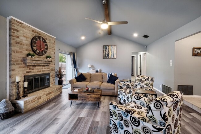 Photo - 2607 Lone Summit St