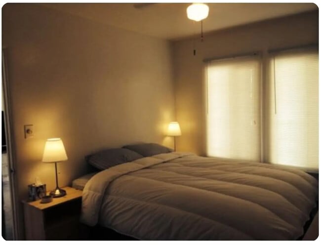 Partial view of bedroom - 3990 Strandway Unit 1