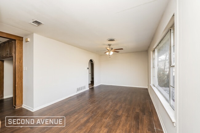 Photo - 2713 S Carrier Pkwy