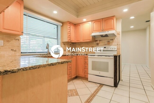 Photo - 3 Bedroom Pet-Friendly Home in PORT CHARLOTTE, FL with Main Street Renewal