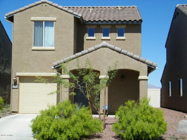 Building Photo - 3bed/2.5 bath Red Rock Beauty!