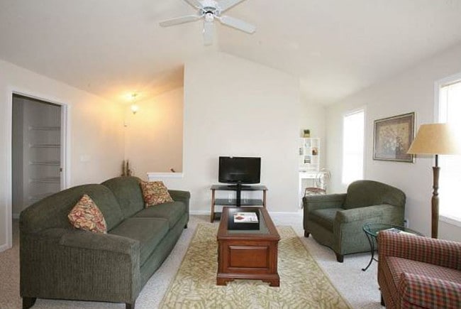 Photo - Bay Pines Apartments