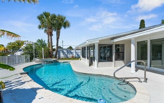 Building Photo - 5801 Riverside Dr Unit 104B3