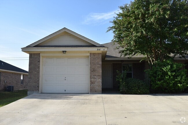 Building Photo - 504 S Juanita Dr Unit A-STILL OCCUPIED BY RESIDENT Rental