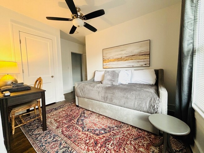 Photo - 2104 Park Rd Unit 4