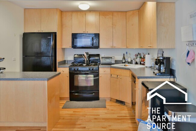 Photo - 1446 N Leavitt St Unit 3F