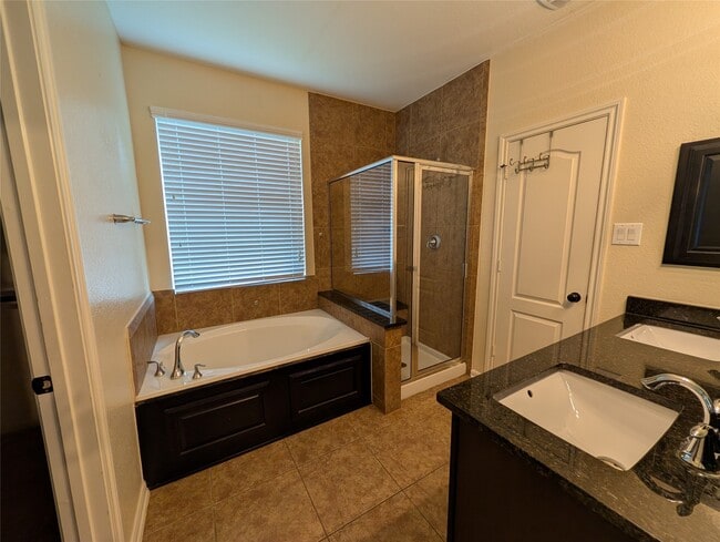 Photo - 6614 Hunters Creek Ln