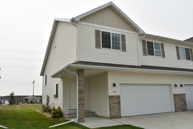 Photo - 3 Bed 3 Bath Twinhome Available!