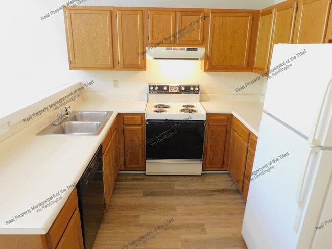 1447 King Charles Dr