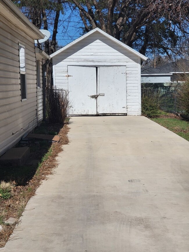 Photo - 1216 W James Ave