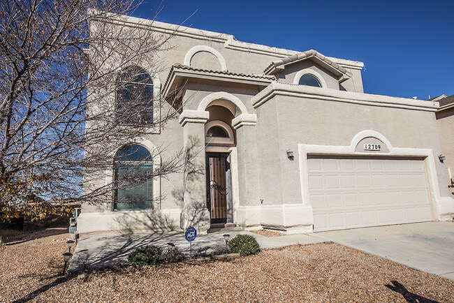 Building Photo - BEAUTIFUL EASTSIDE HOME FOR RENT
