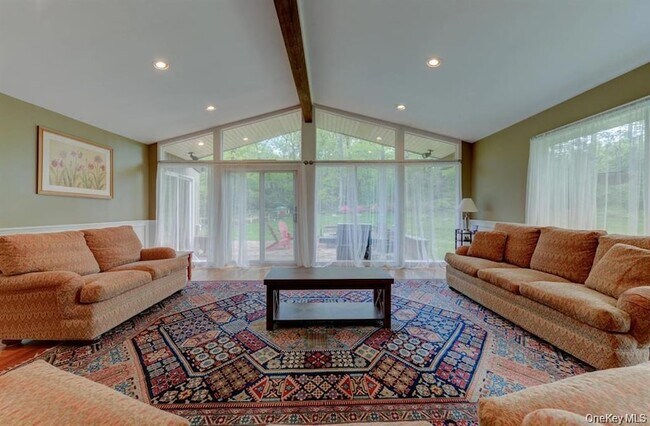 Photo - 20 Cherry Ln