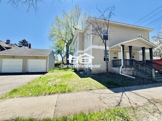 Building Photo - 1109 17th Ave N Rental