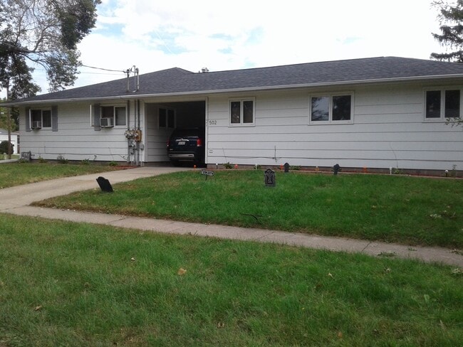 Photo - 504 E Main St