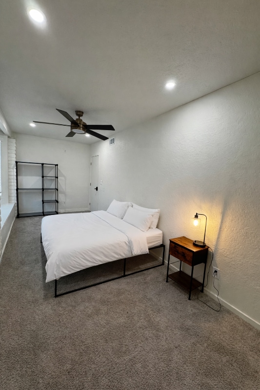 Building Photo - 2222 W Morningside Dr