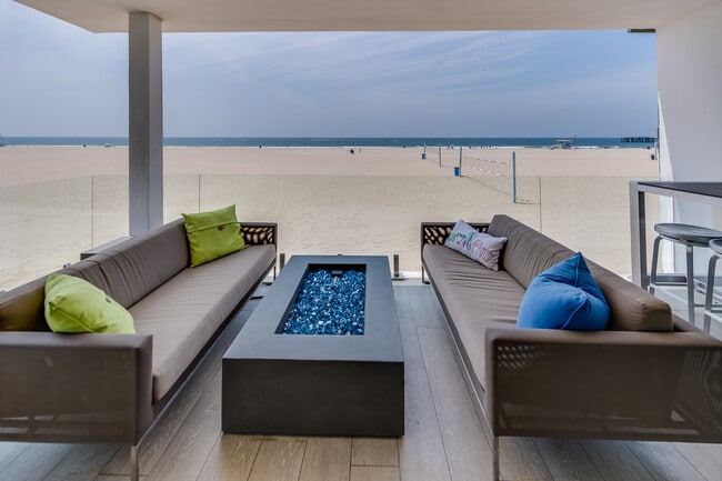 Photo - 1 Eastwind St