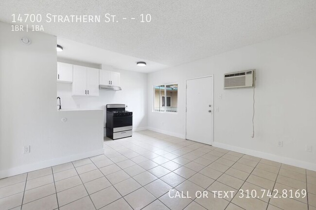 Photo - 14700 Strathern St Unidad 10
