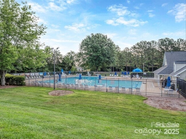 Photo - 8715 Parkchester Dr