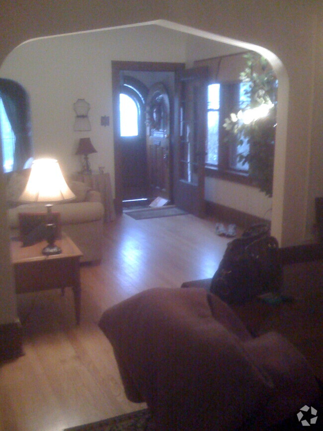 Building Photo - 3605 N Maryland Ave Unit 1 Rental
