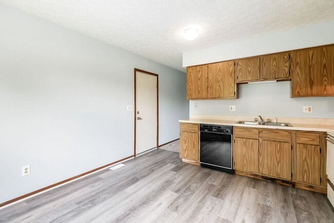 Photo - 3870-3872 Petzinger Road Unit 3870 Petzinger Road