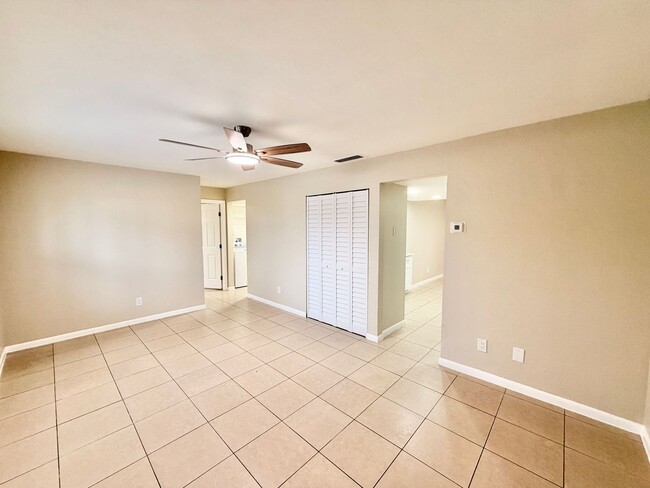 2281 Sunshine Blvd Unit A