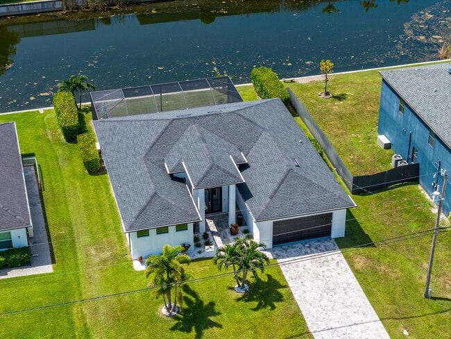 828 SW 28th St