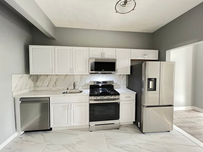 Building Photo - 108 Union Pk St Unit 3 Rental