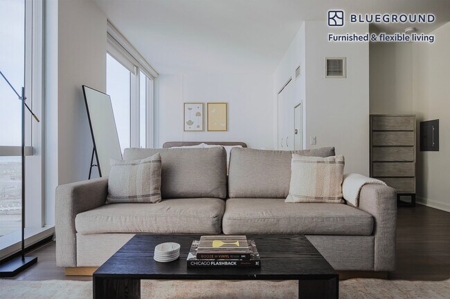 Photo - 500 N Lake Shore Dr Unidad FL9-ID1124