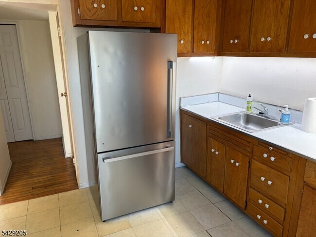 6 Columbia Dr Unit 1A