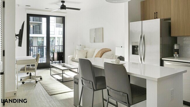 Photo - 1007 S Mint St Unidad 731