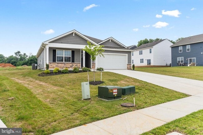Photo - 672 Armstrong Ave