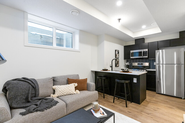 Building Photo - 7816-7104 104 Ave NW Unit BSMT 3