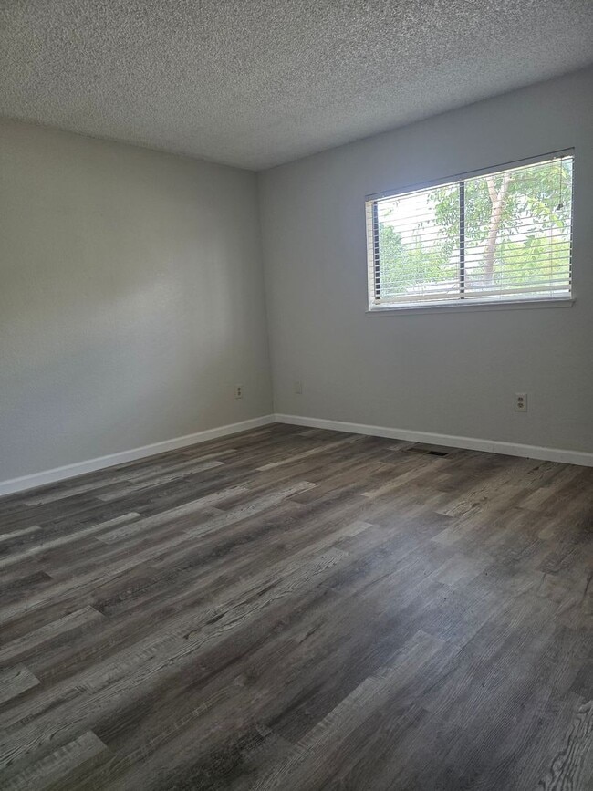 Photo - 1352 Kimmerling Rd