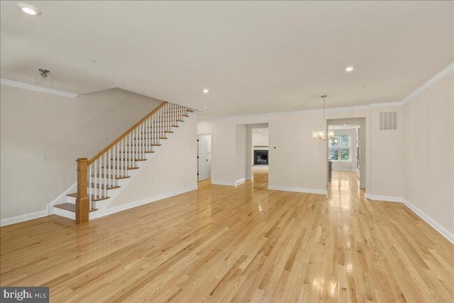 Photo - 264 W Ashland St