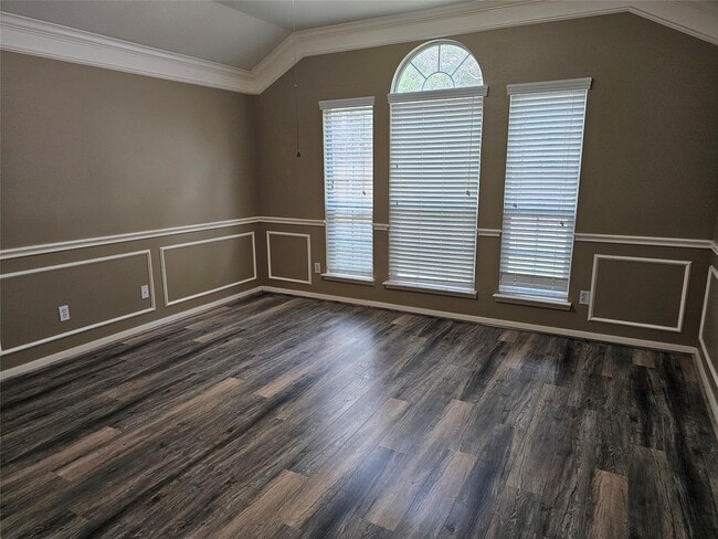 Building Photo - 27182 Kings Manor Dr S