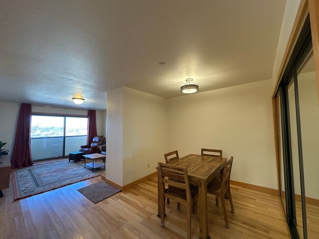 Photo - 1201 Denali St