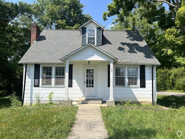 Building Photo - 749 E Spring St Rental