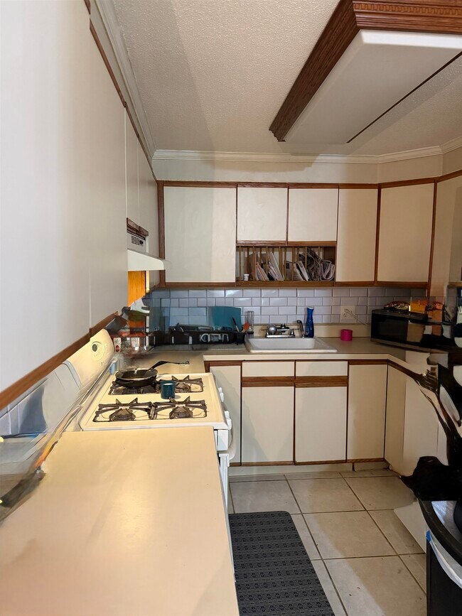 Photo - 7 Lancelot Court Unit 8