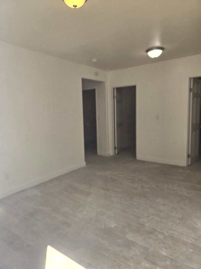 22 E 56th St Unit 22 E 56th St
