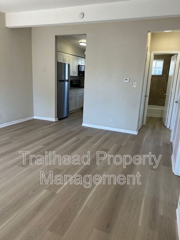 Photo - 4208 Lloyd St