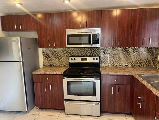 Building Photo - 603 S State Rd 7 Unit 1C