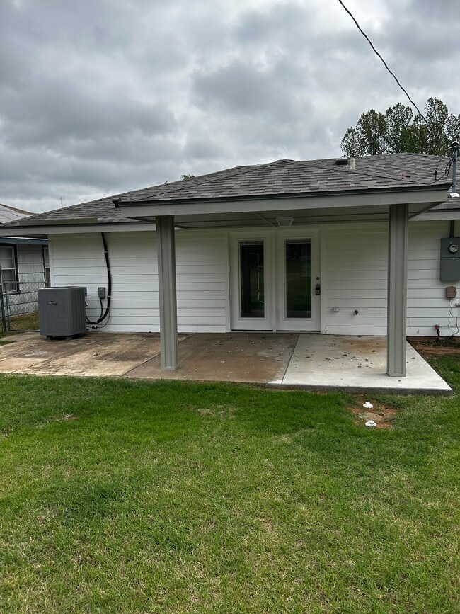 Photo - 2129 Turner Dr