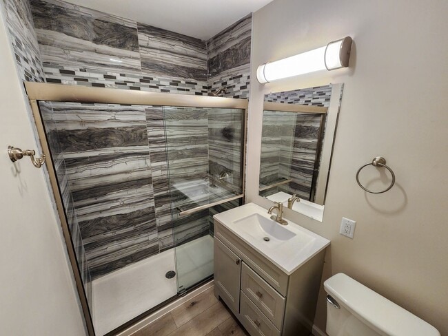 Building Photo - 1001 Leavenworth St Unit #3