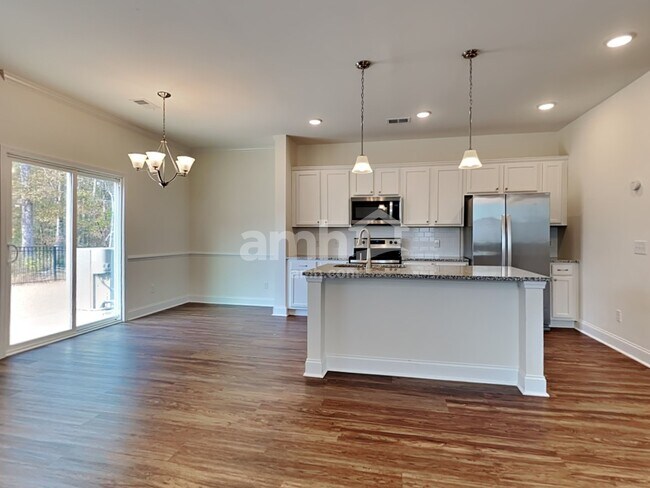 Photo - 117 Thatchet Dr