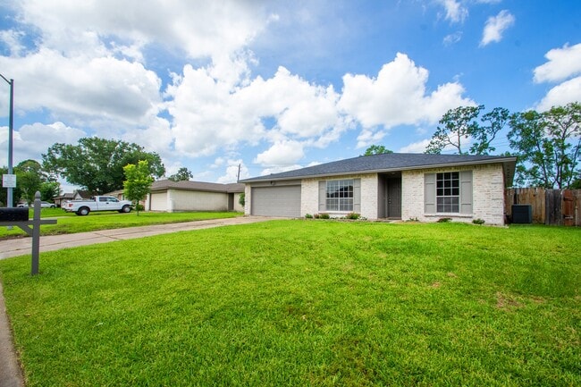 Photo - 16911 Bougainvilla Ln