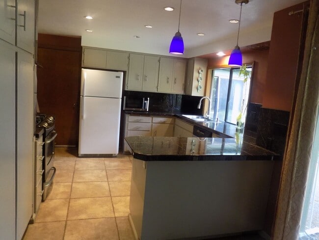 Photo - Beautiful Three Bedroom Home With Additional Space