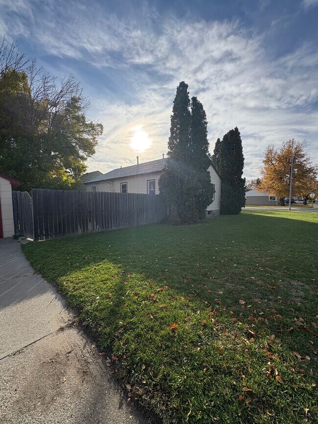 Photo - Centrally located 2 bed 1 bath upper level...