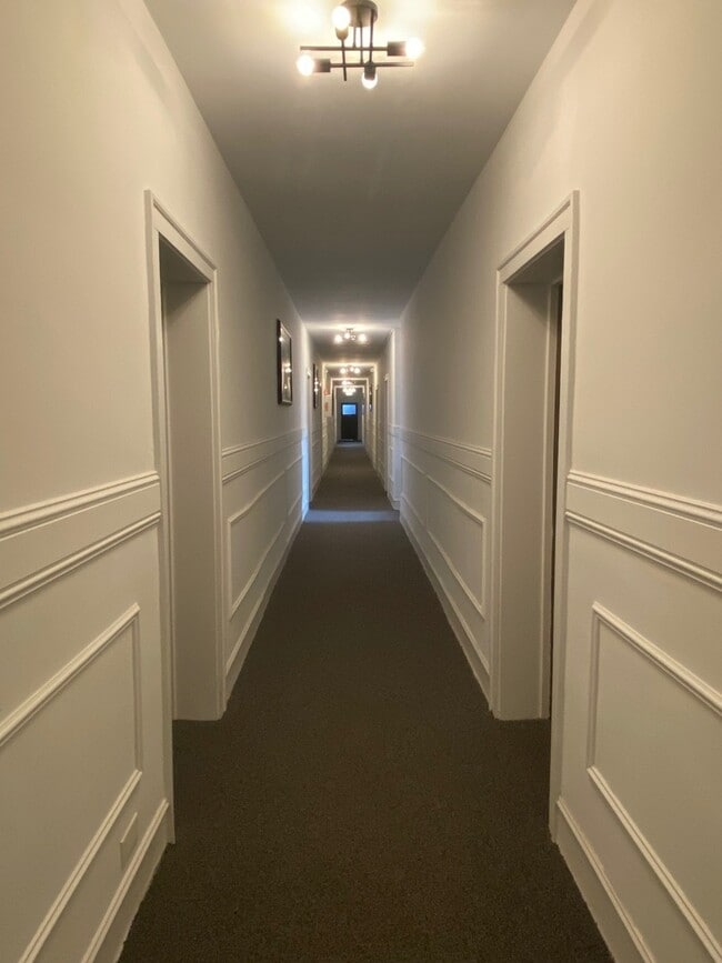 Photo - 1525 W Estes Ave Unit B1