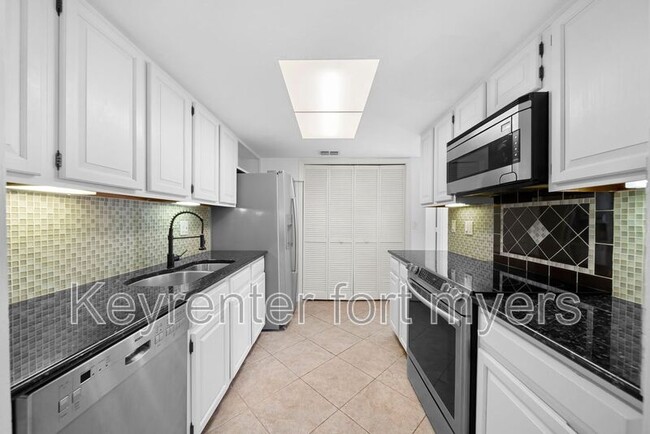 Photo - 3052 Kings Lake Blvd