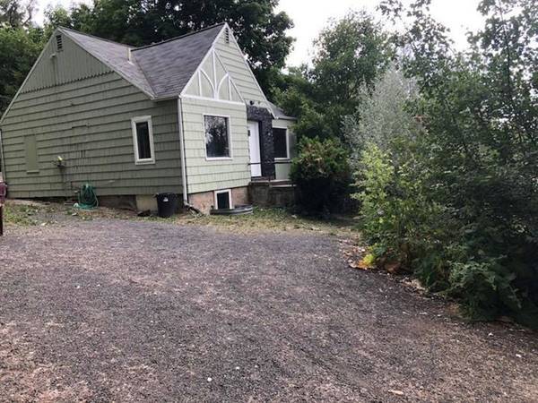 Big yard, off street parkings - 940 NE Maple St Casa Adosada